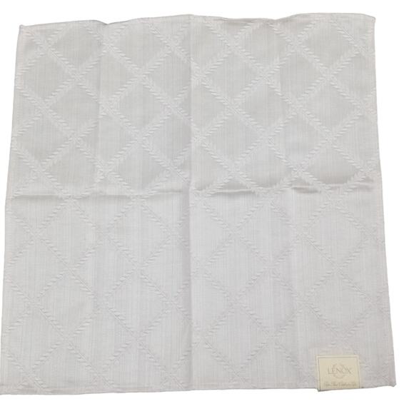 Lenox Laurel Leaf Dinner Napkins  Pair Silver Platinum Color 18"x 18" - Picture 8 of 14